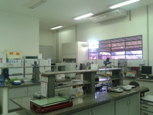 Lab. Multiusuário de Análise de Alimentos (LMAA/ZEA)